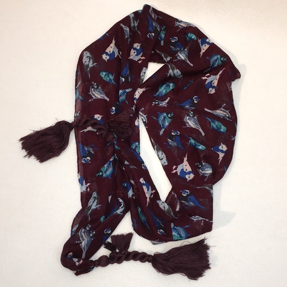 Little bluebird oxblood color tassel scarf - Picture 2 of 3